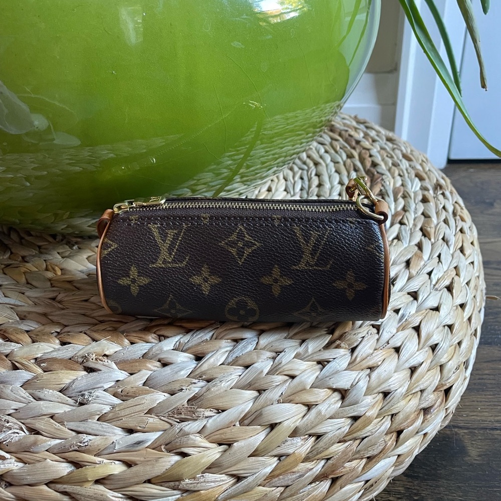 SOLD - 100% authentic vintage Louis Vuitton papillon pouchette